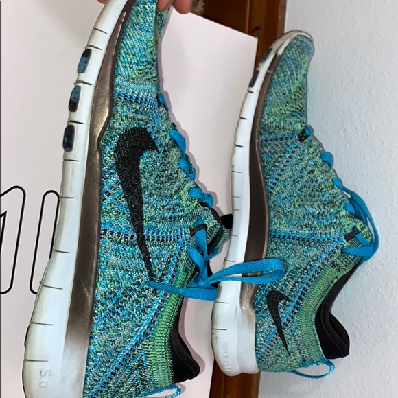 Nike Free Tenis Shoe - Picture 3 of 4